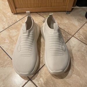 Women’s OOmy zen slip on women’s - chalk